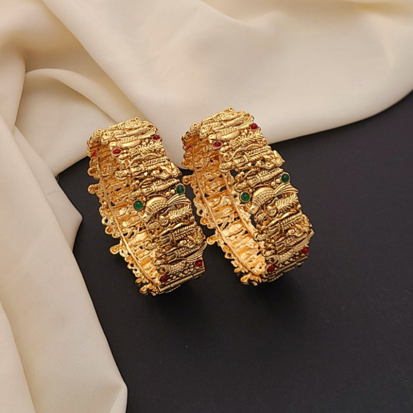 Regal Bangles Set