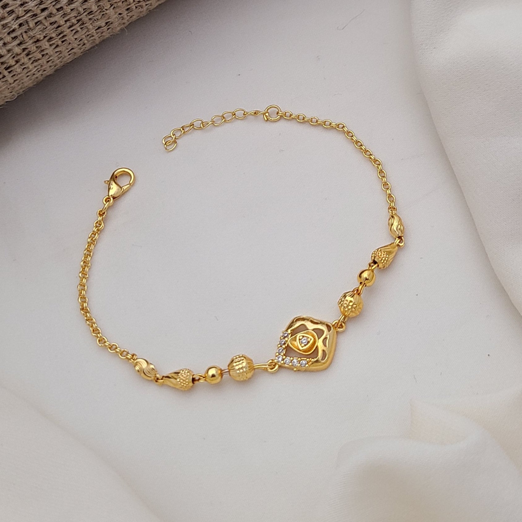 Buy Alune Necklace & Bracelet Combo For Girls & Women Online | Roodap