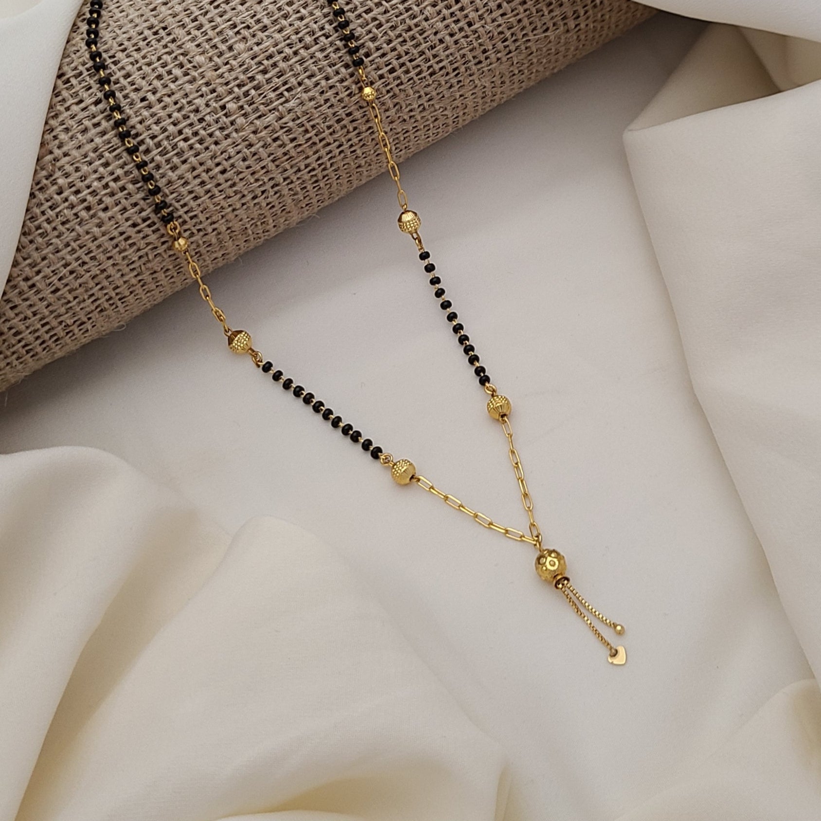 Buy Arcanis Necklace For Girls & Women Online | Roodap