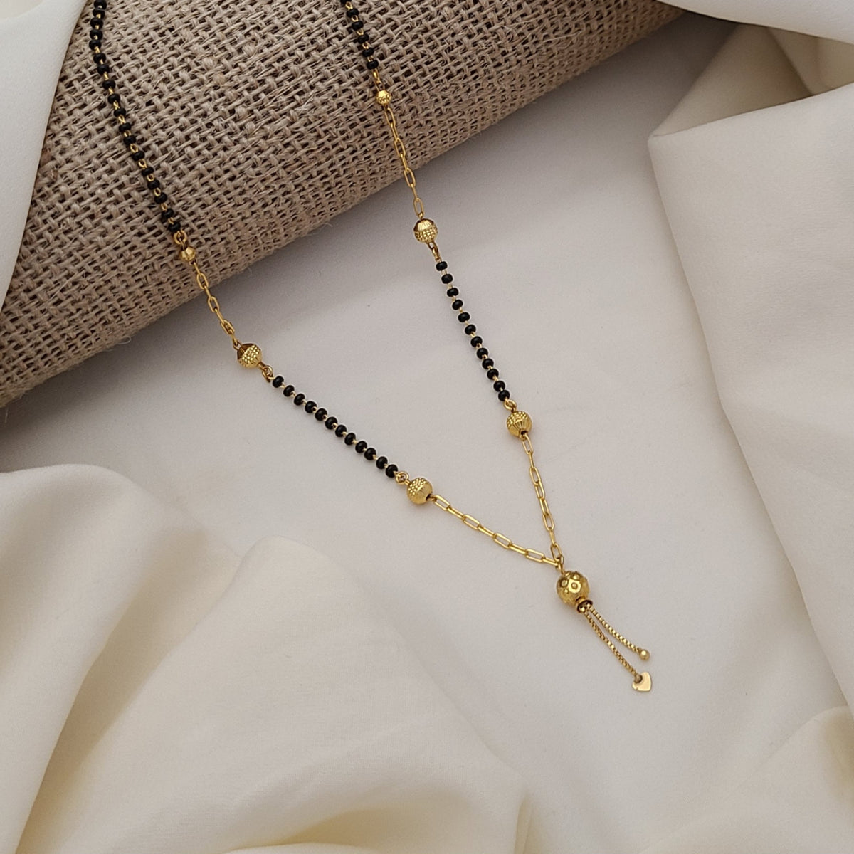 Buy Arcanis Necklace For Girls & Women Online | Roodap