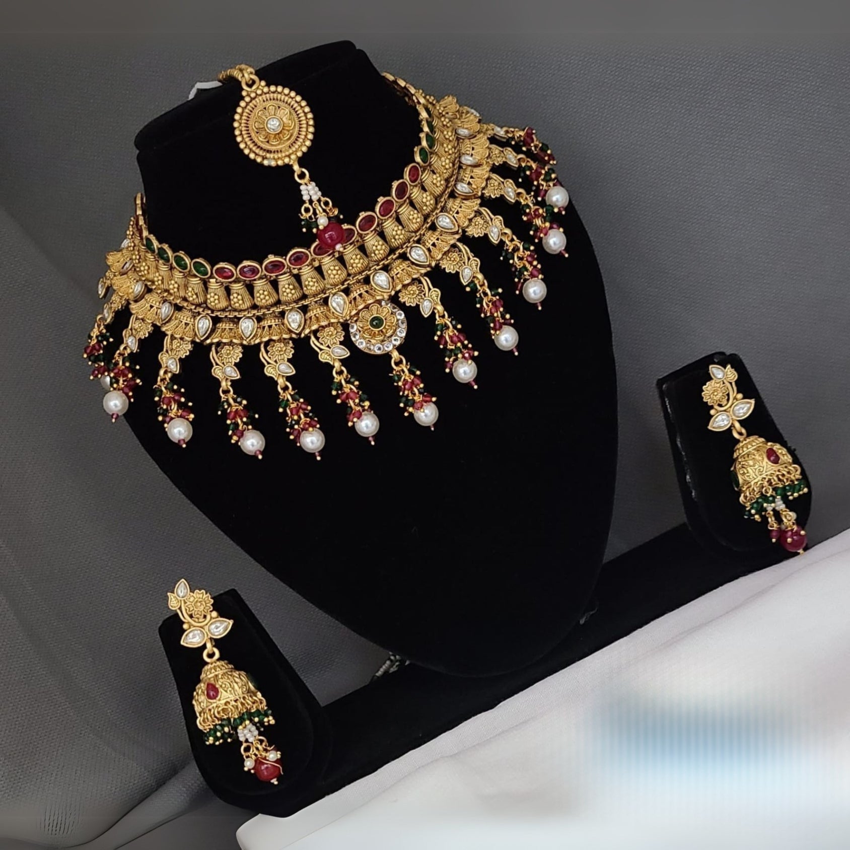 Buy Breeze Chokar Necklace Set For Women Online | Roodap