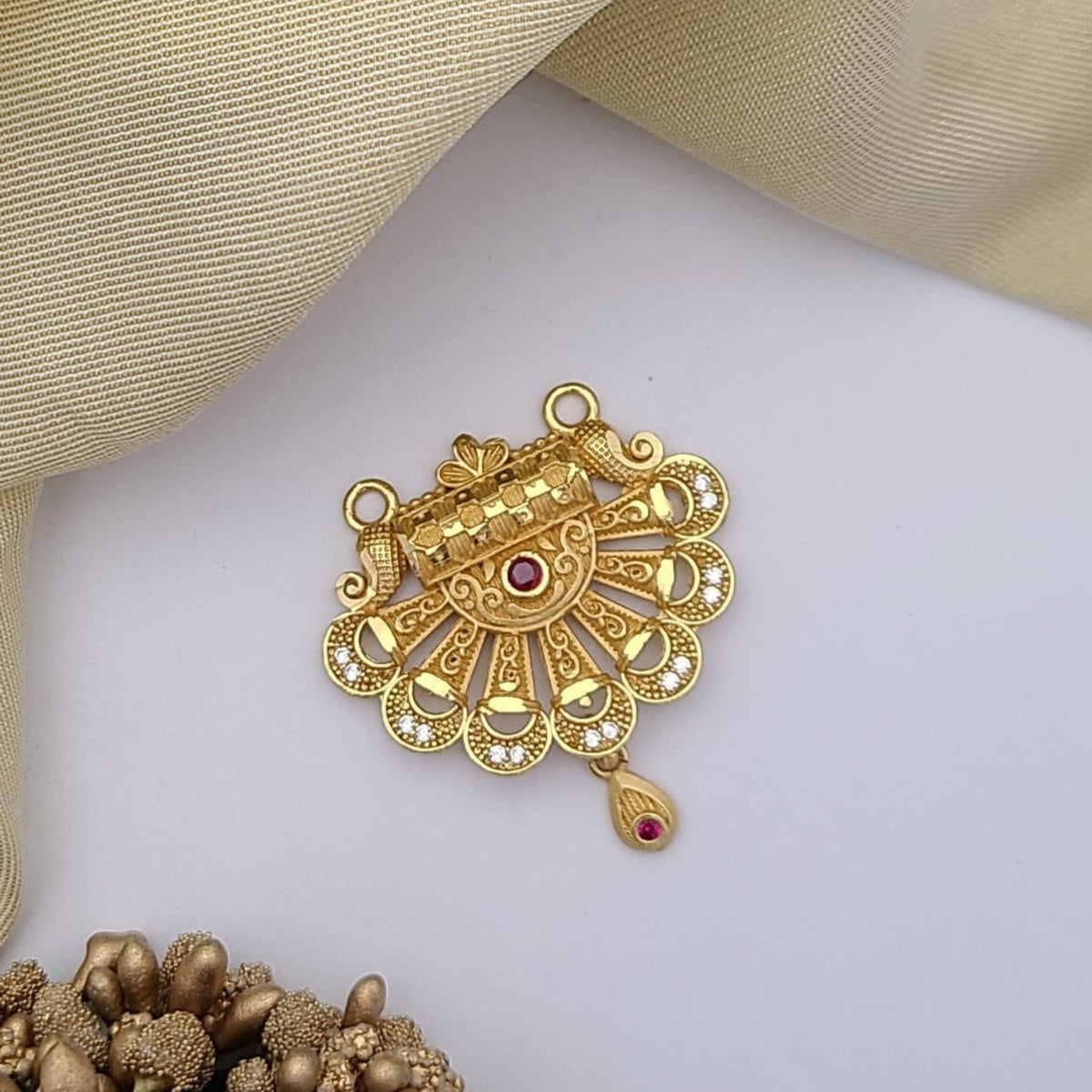 Buy Chic Pendant For Women Online | Wedding Accessories | Roodap