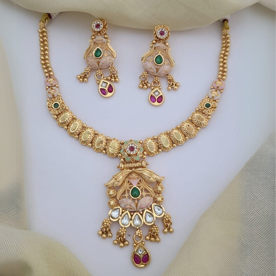 Buy Dot Short Necklace Set For Girls & Women Online | Roodap