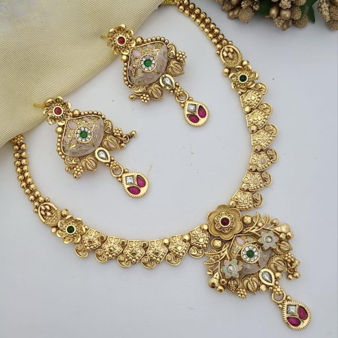 Buy Emerald Short Necklace Set For Girls & Women Online | Roodap