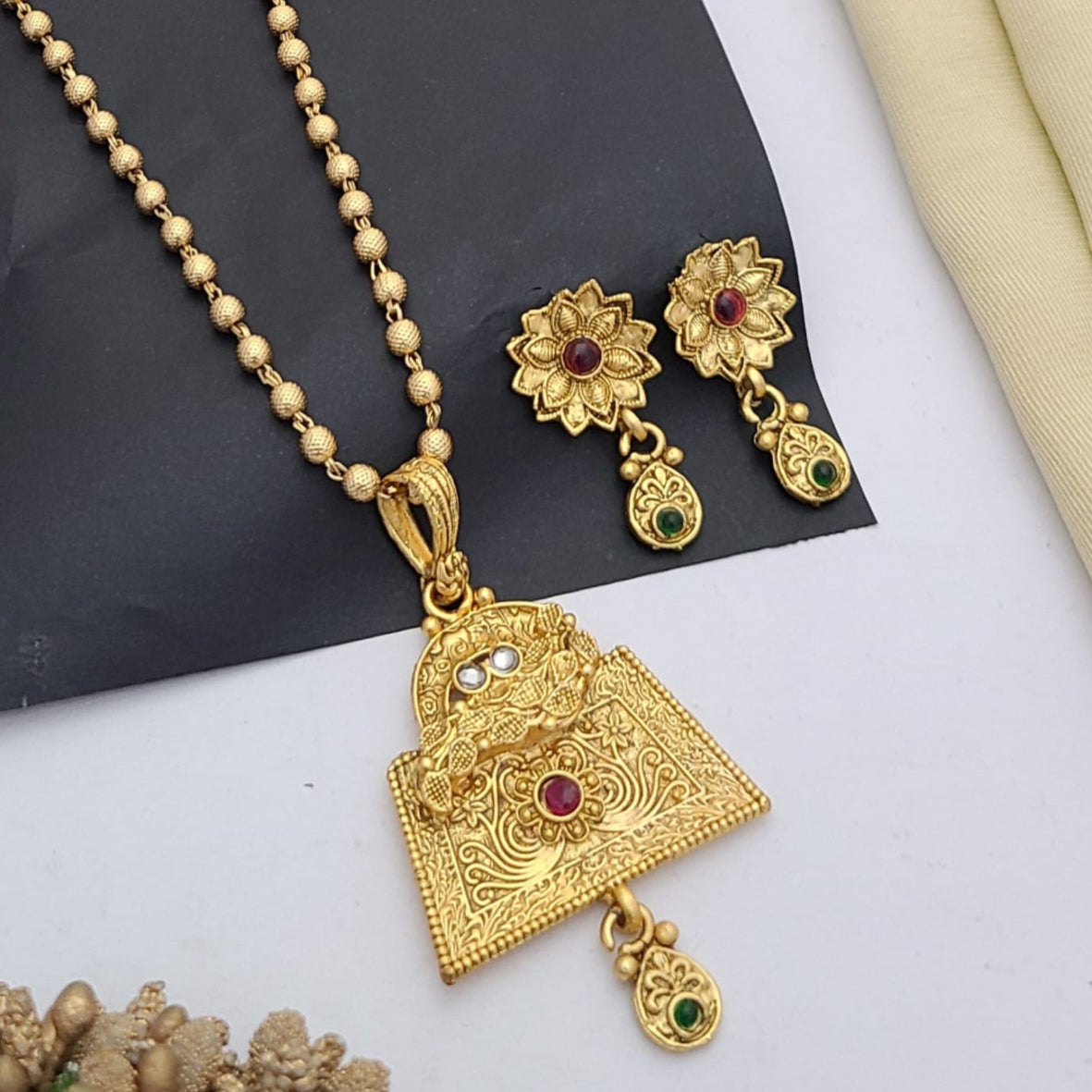 Buy Frosted Petal Pendant Set For Girls & Women Online | Roodap