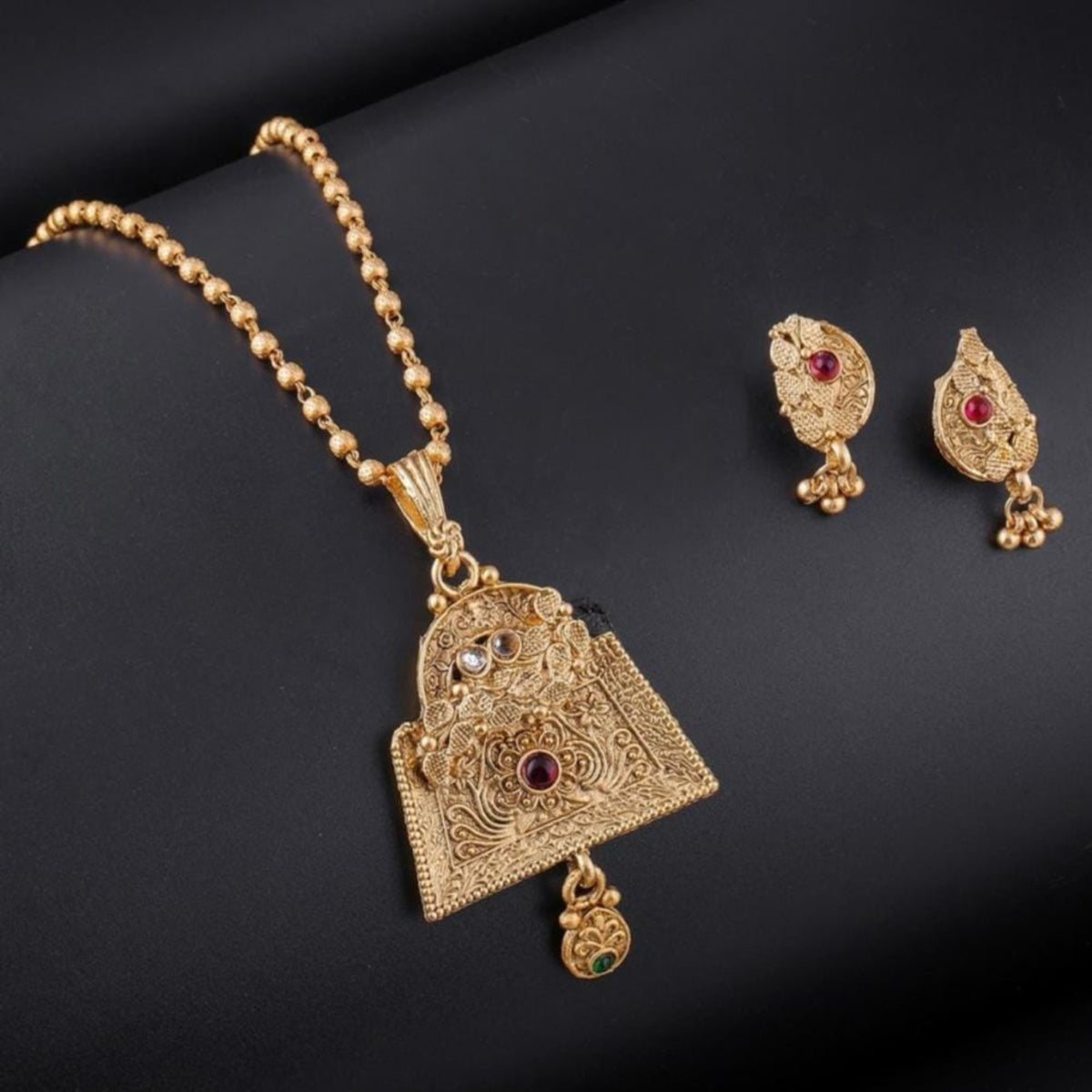 Buy Frosted Petal Pendant Set For Girls & Women Online | Roodap