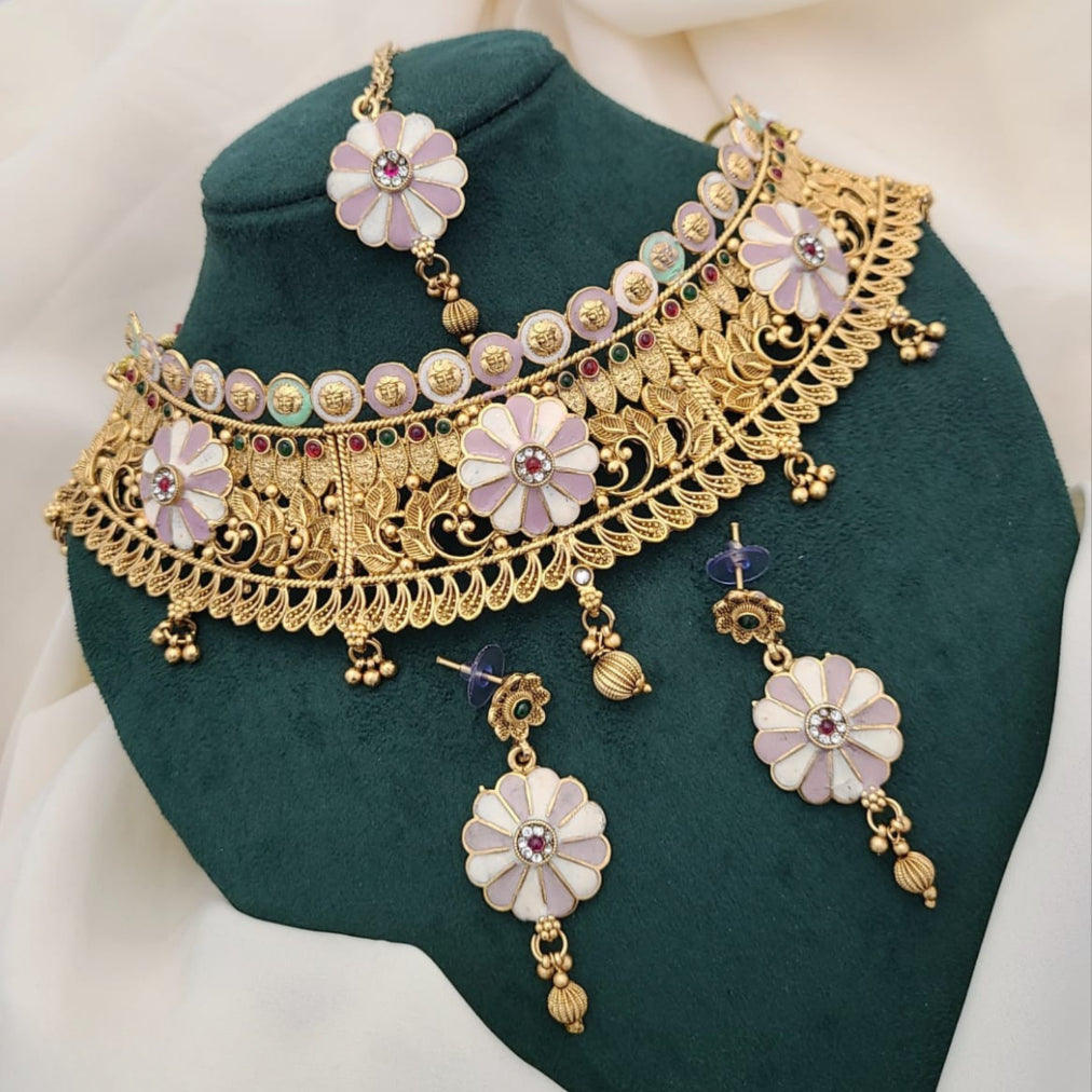 Buy Gemflare Chokar Necklace Set For Women Online | Roodap