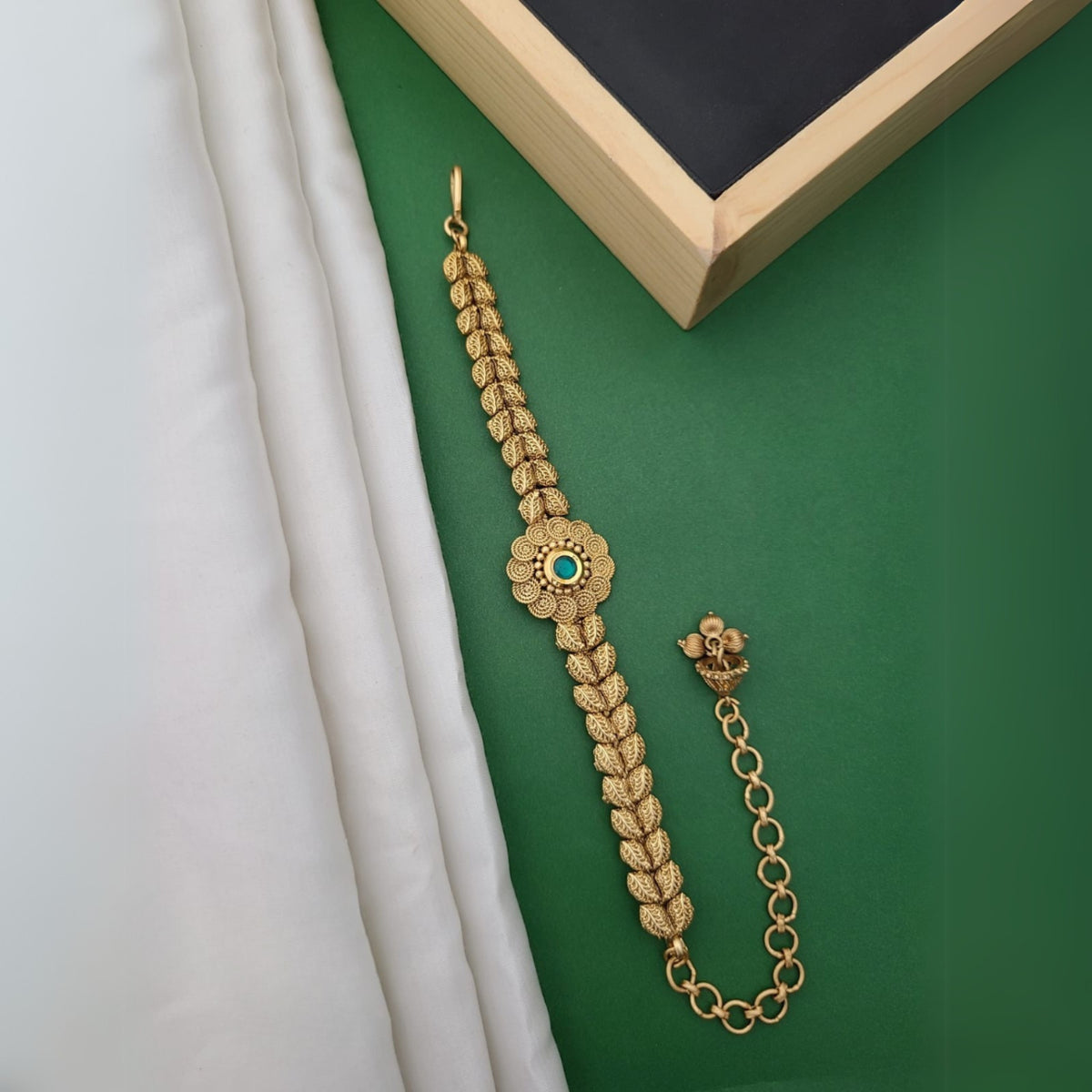 Buy Heritage Bracelets For Women Online | Roodap
