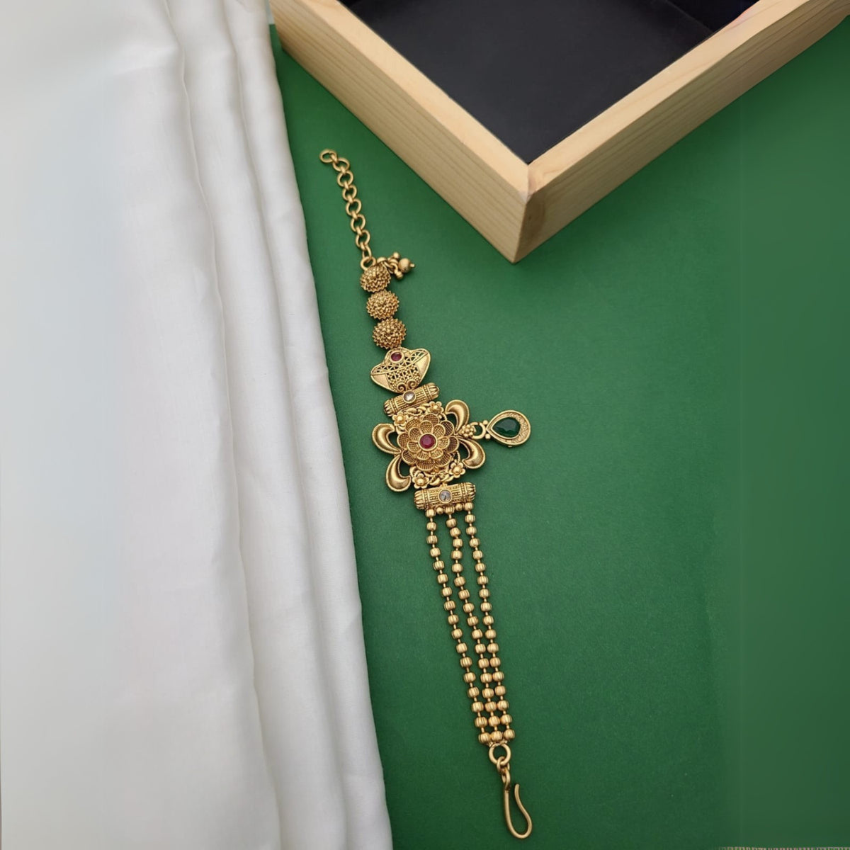 Buy Hinged Bracelets For Women Online | Roodap