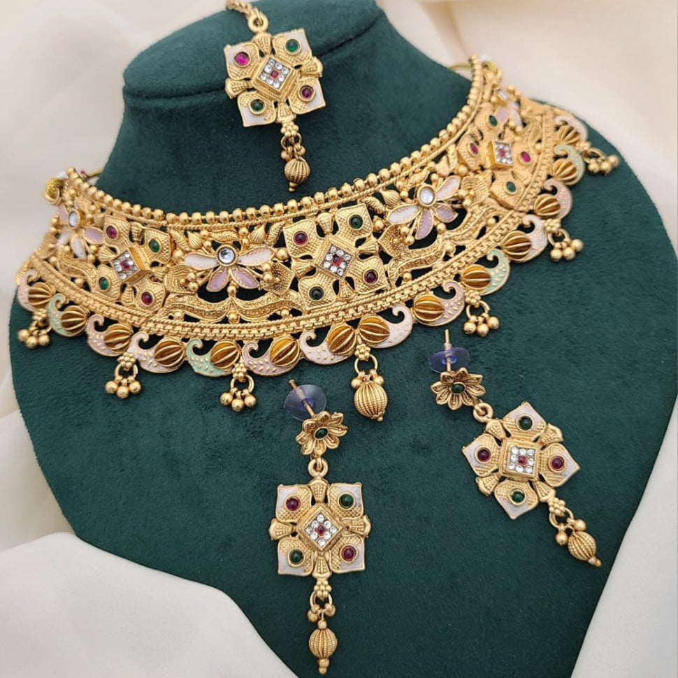 Buy Iconic Chokar Necklace Set For Women Online | Roodap