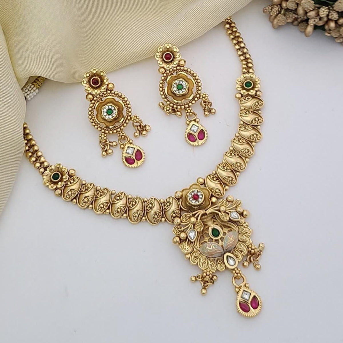 Buy Infinite Short Necklace Set For Girls & Women Online | Roodap