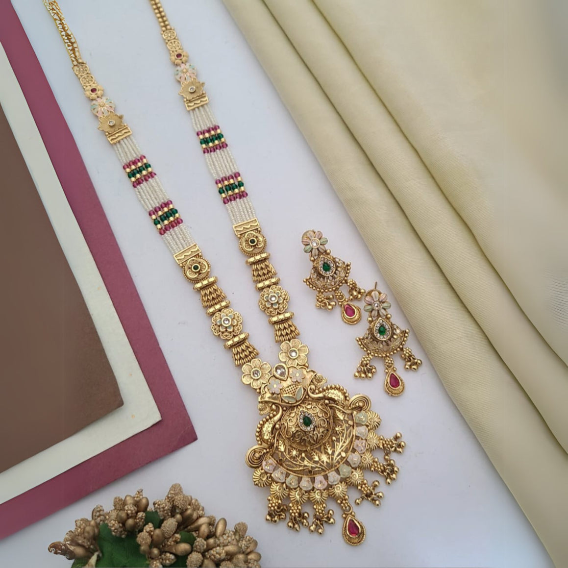Buy Kalma Crystal Necklace Set For Women Online | Roodap