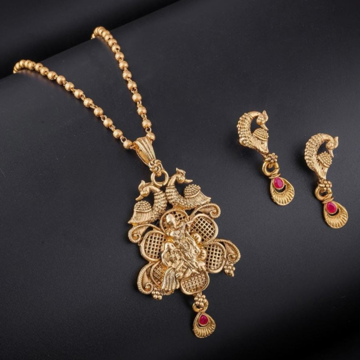 Buy Minimalist Pendant Set For Girls & Women Online | Roodap