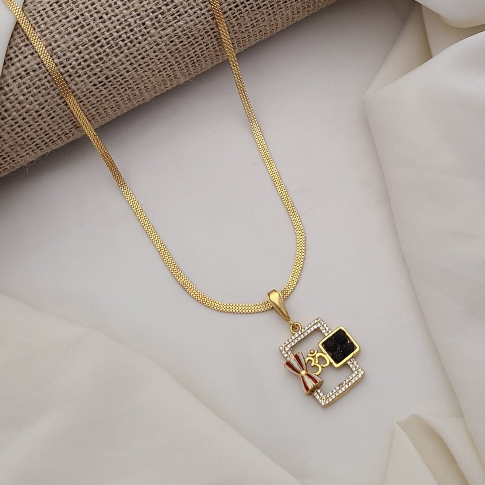 Buy Mirror Men's Chain & Pendant Online | Roodap