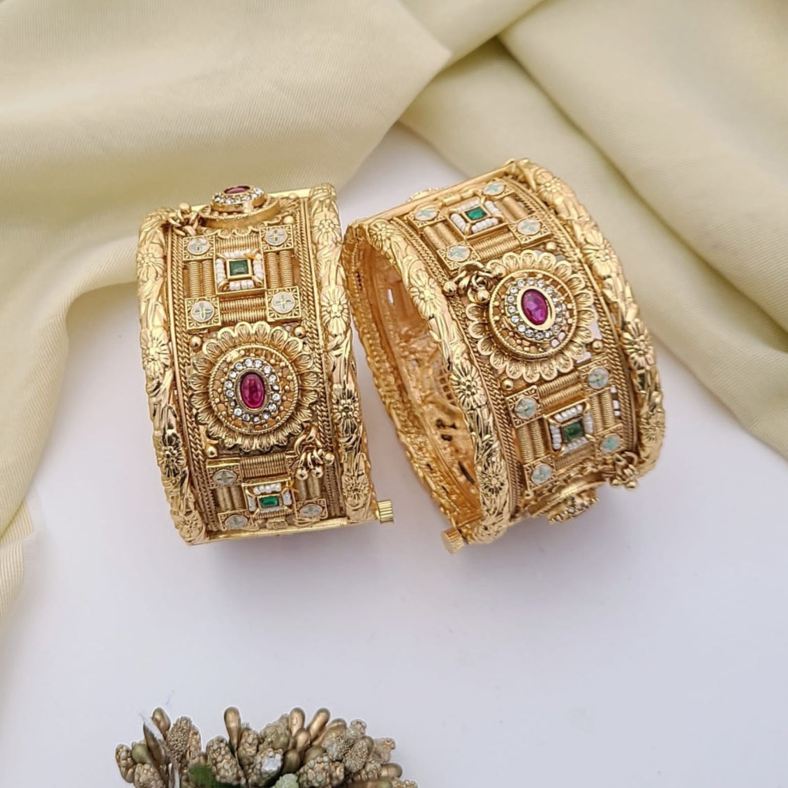 Buy Nyro Bangles Set For Women Online | Roodap
