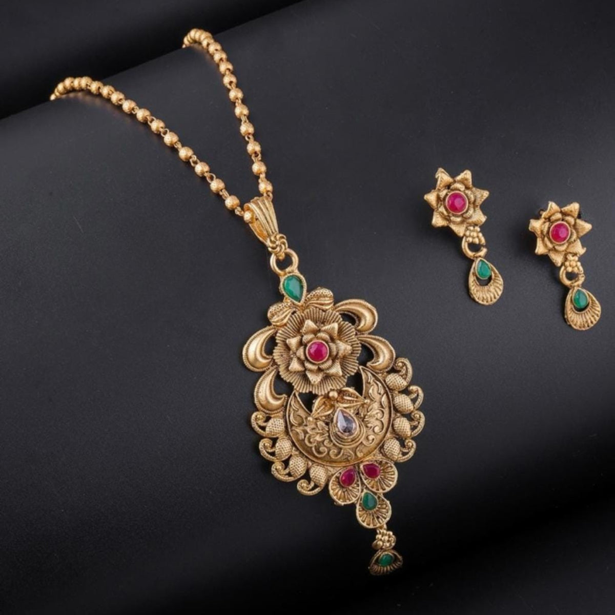Buy Nyxra Pendant Set For Girls & Women Online | Roodap