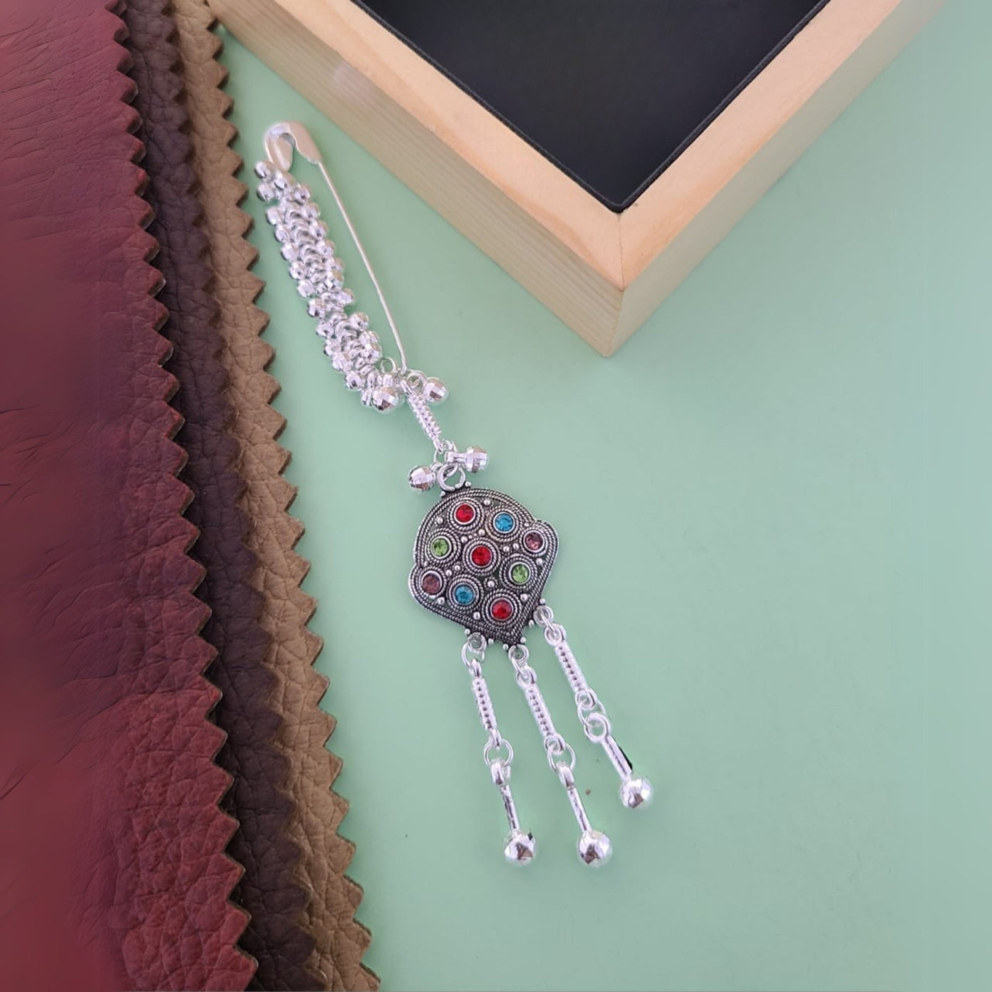 Buy Radiant Saree Pin For Women Online | Roodap
