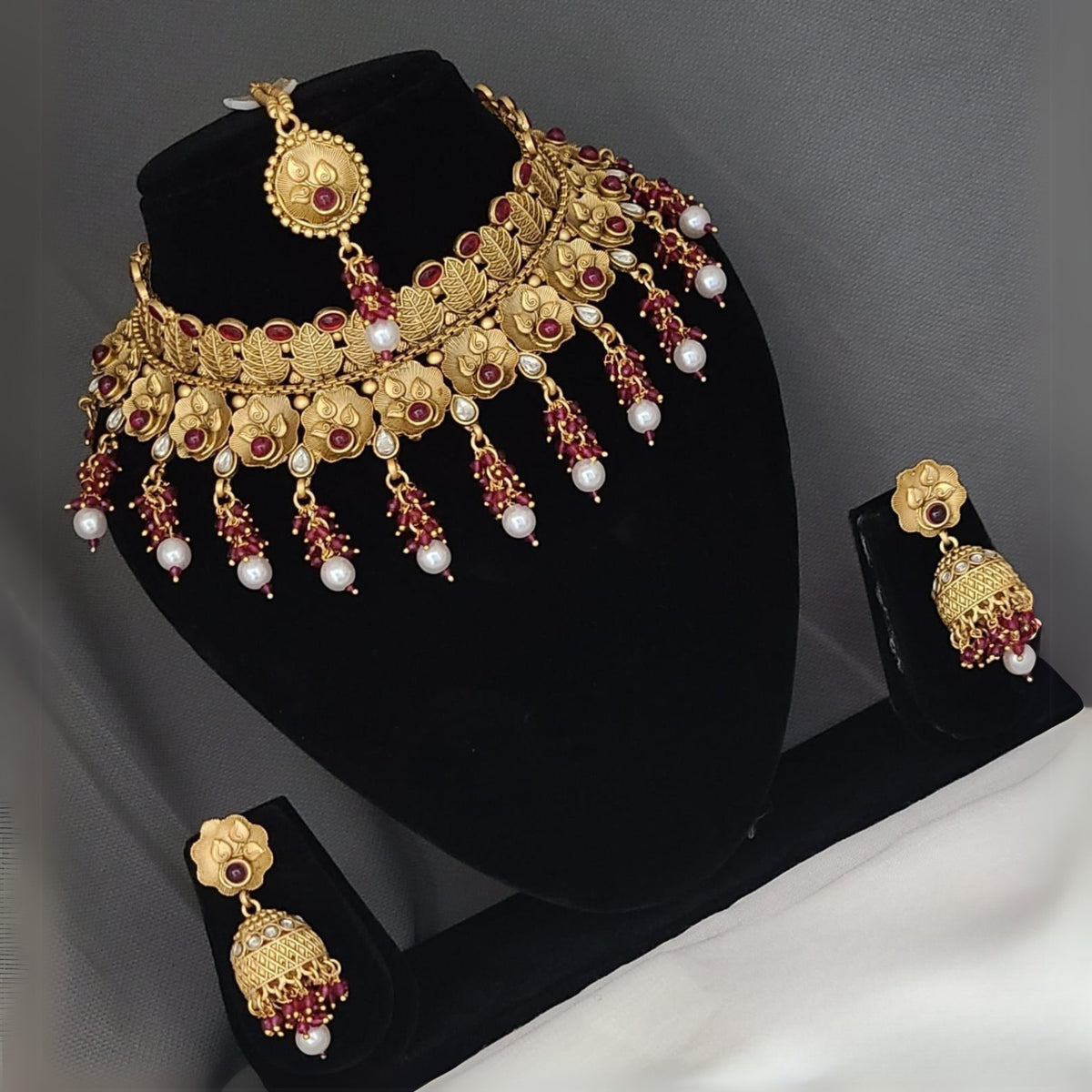 Buy Royal Chokar Necklace Set For Women Online | Roodap