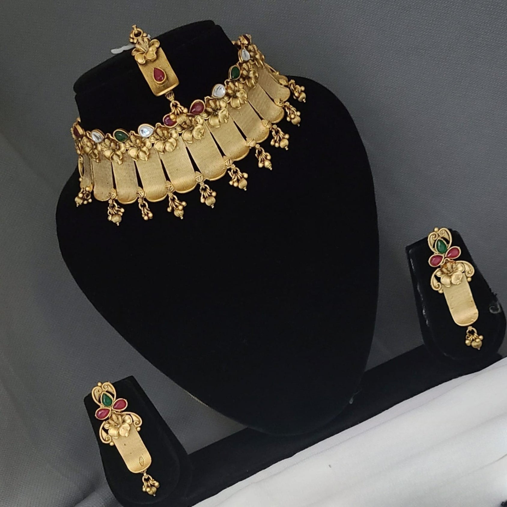 Buy Statement Chokar Necklace Set For Women Online | Roodap