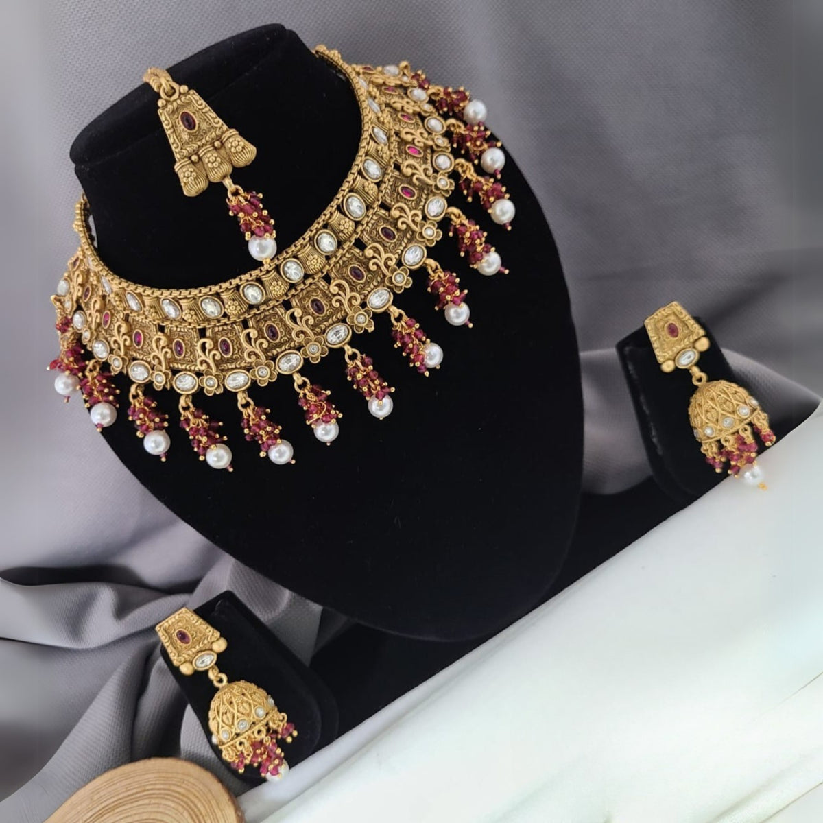 Buy Swirl Chokar Necklace Set For Women Online | Roodap
