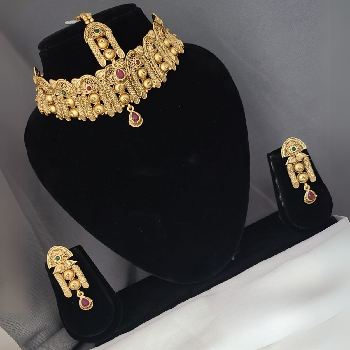 Buy Temple Chokar Necklace Set For Women Online | Roodap