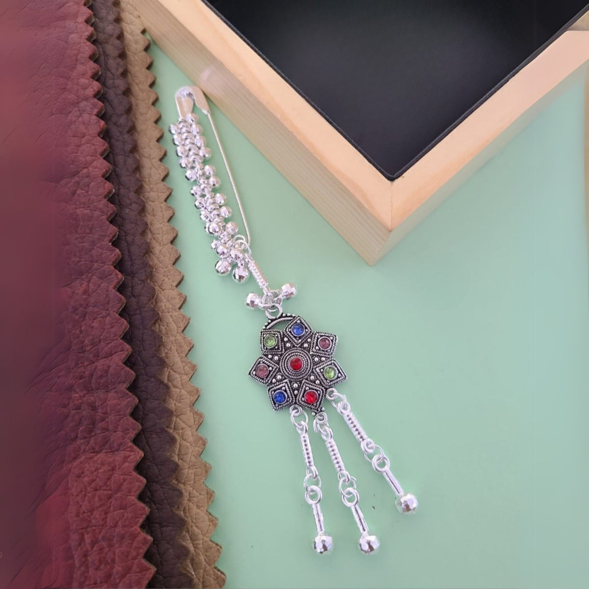Buy Tiara Saree Pin For Women Online | Roodap
