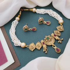 Buy Voxel Short Crystal Necklace Set For Girls & Women Online | Roodap