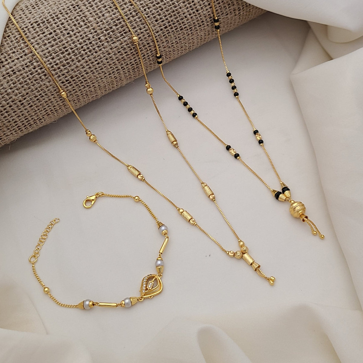 Buy Xeva Necklace & Bracelet Combo For Girls & Women Online | Roodap